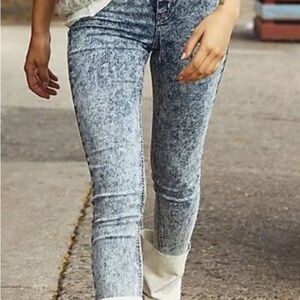 BNWT Free People Riley Acid Wash Skinny Jeans w/stretch size 26 $79